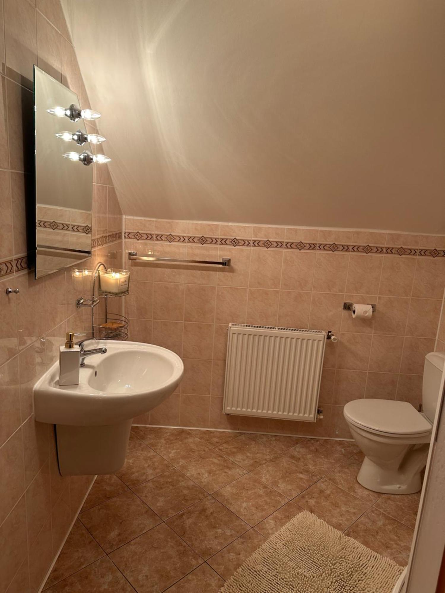 Penzion Benesov Hotell Broumov Exteriör bild