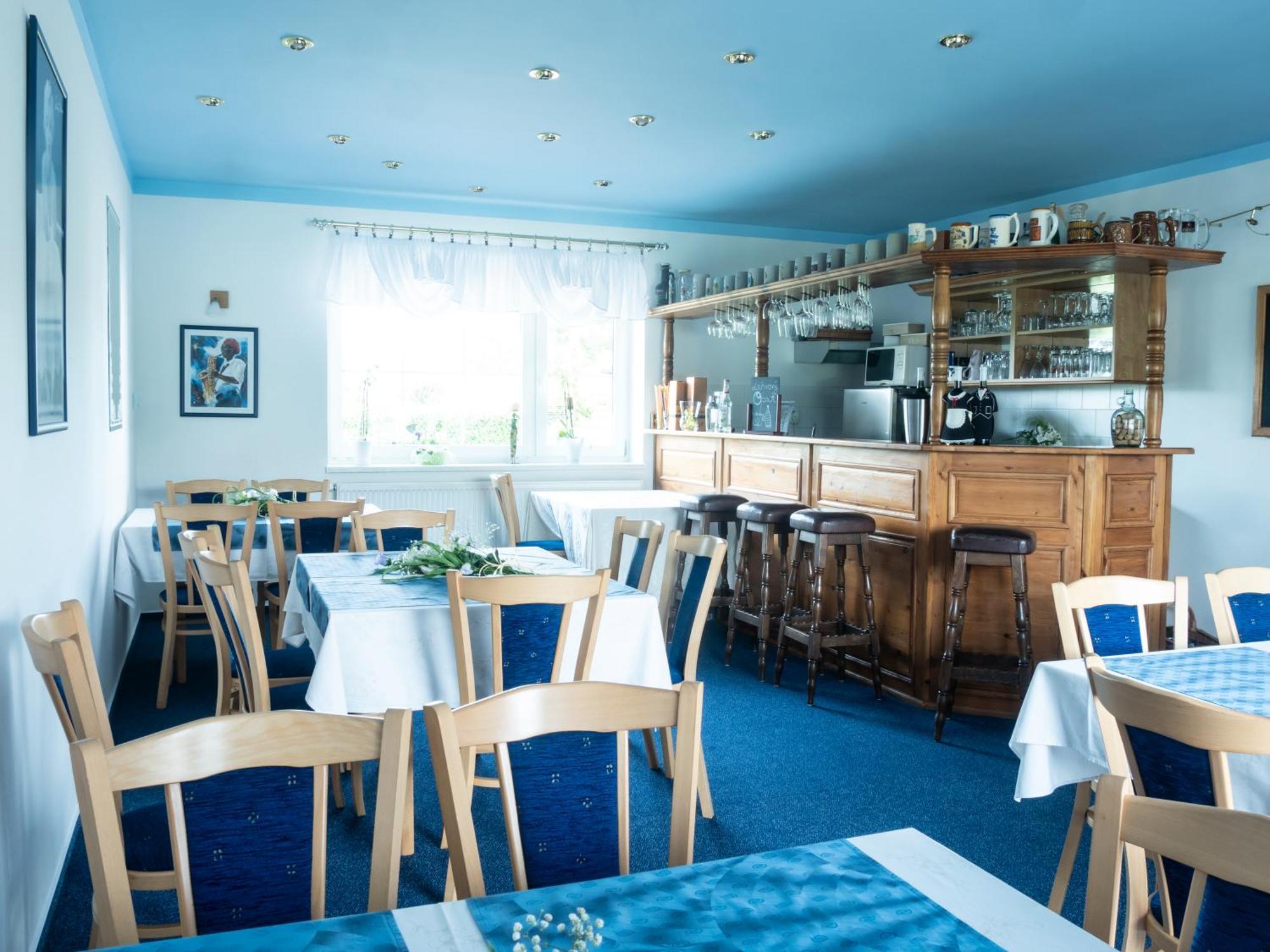 Penzion Benesov Hotell Broumov Exteriör bild